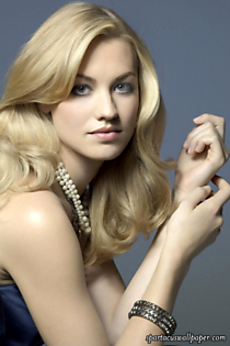 Yvonne Strahovski II