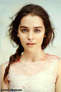 Emilia Clarke V
