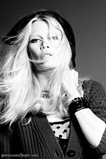 Claudia Schiffer II