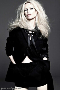 Claudia Schiffer III