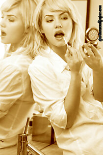 Elisha Cuthbert XV