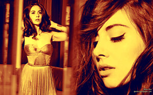 August 2015 - Alison Brie