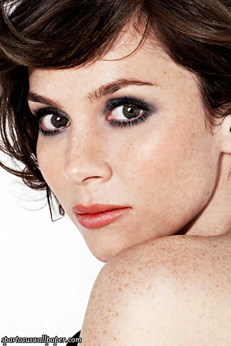 Anna Friel