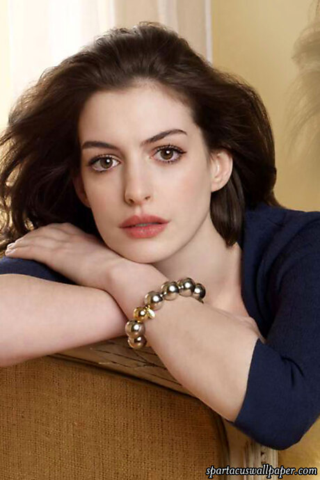 Anne Hathaway X