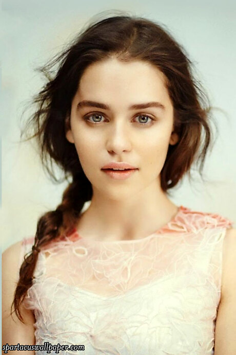 Emilia Clarke V