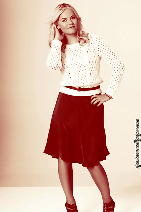 Elisha Cuthbert XVII