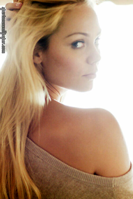 Laura Vandervoort VI