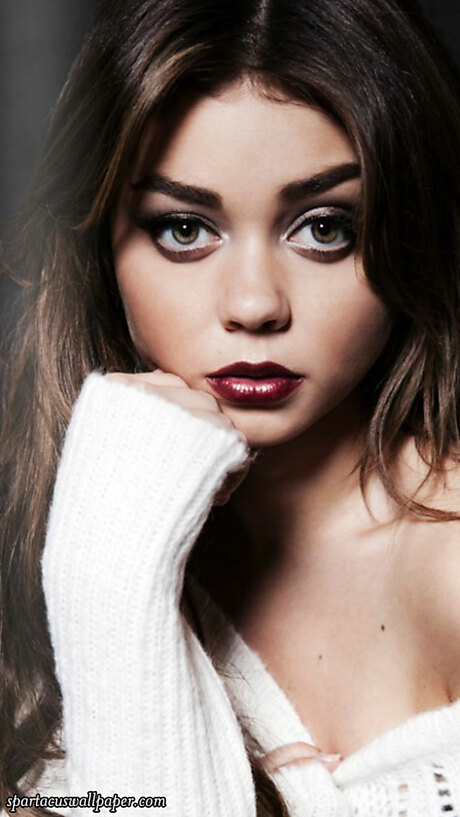 September 2015 - Sarah Hyland