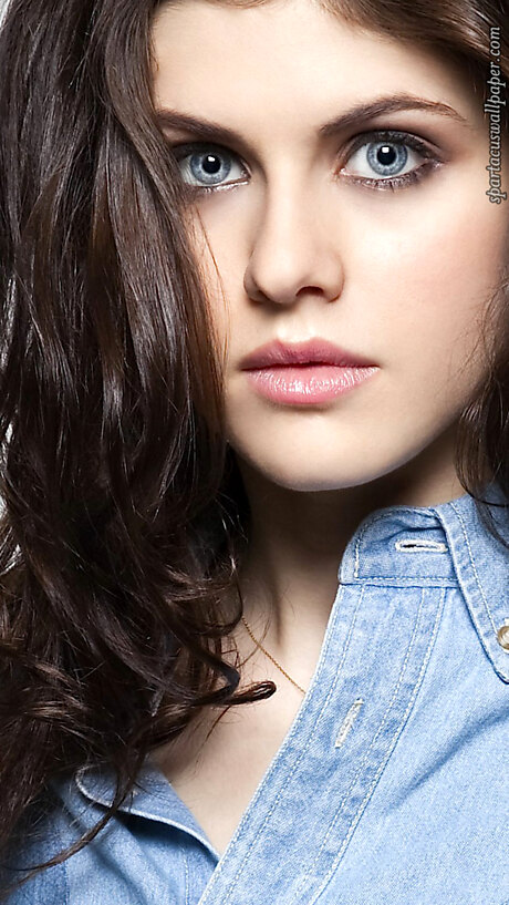 Alexandra Daddario IV