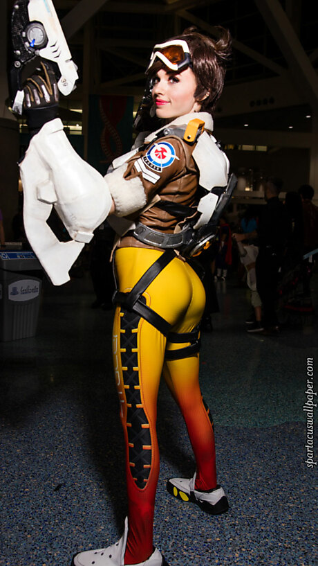 Amouranth - Tracer