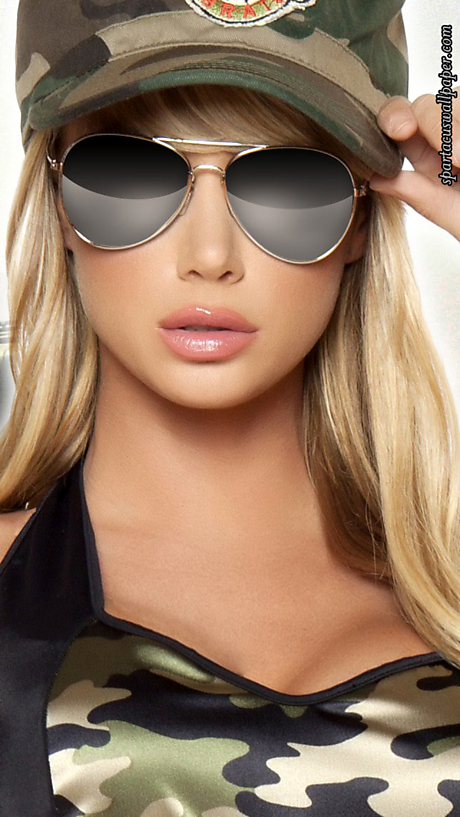 Sara Jean Underwood IL