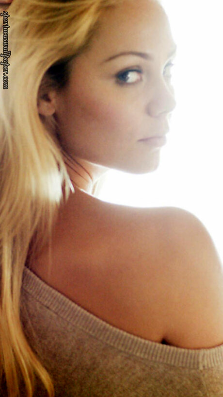 Laura Vandervoort VI