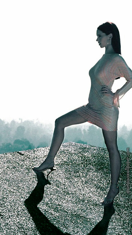 January 2014 - Jennifer Love Hewitt