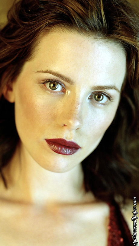 Kate Beckinsale V