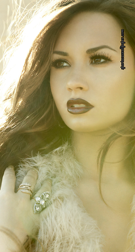 August 2012 - Demi Lovato