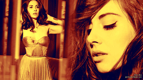 August 2015 - Alison Brie