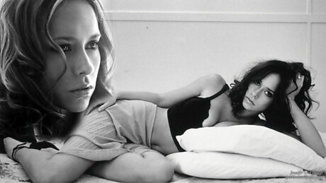 September 2014 - Jennifer Love Hewitt